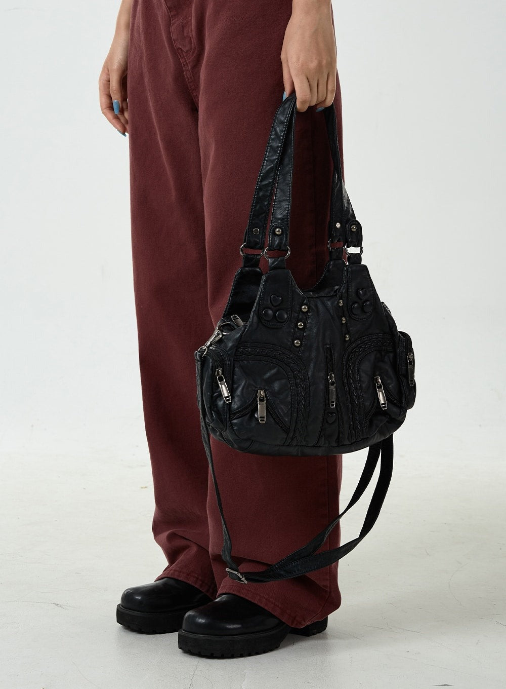 Taranta - Black studded shoulder bag