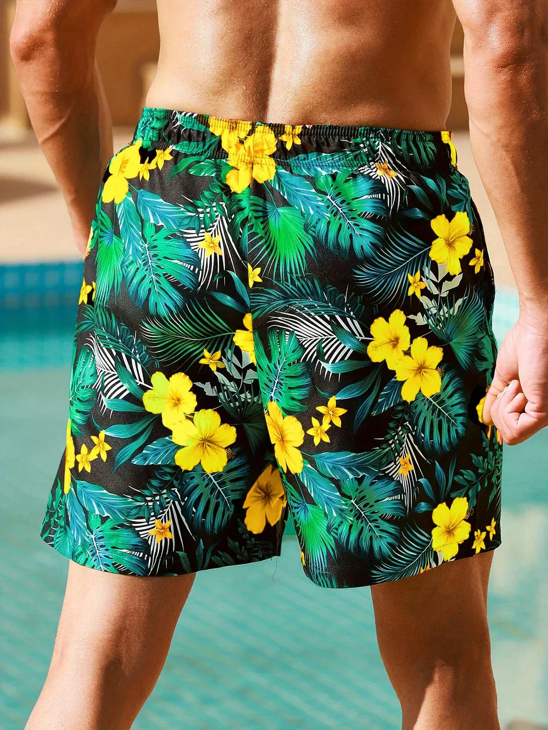 David - Tropical shorts with floral pattern