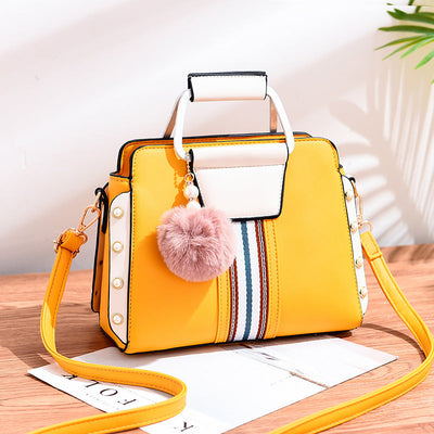 Handbag with modern details - Fiorella