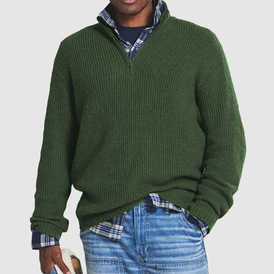 Men's cashmere jumper in a business-casual style with zip fastening