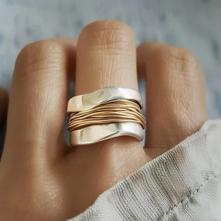 Silver ring with gold-plated wires