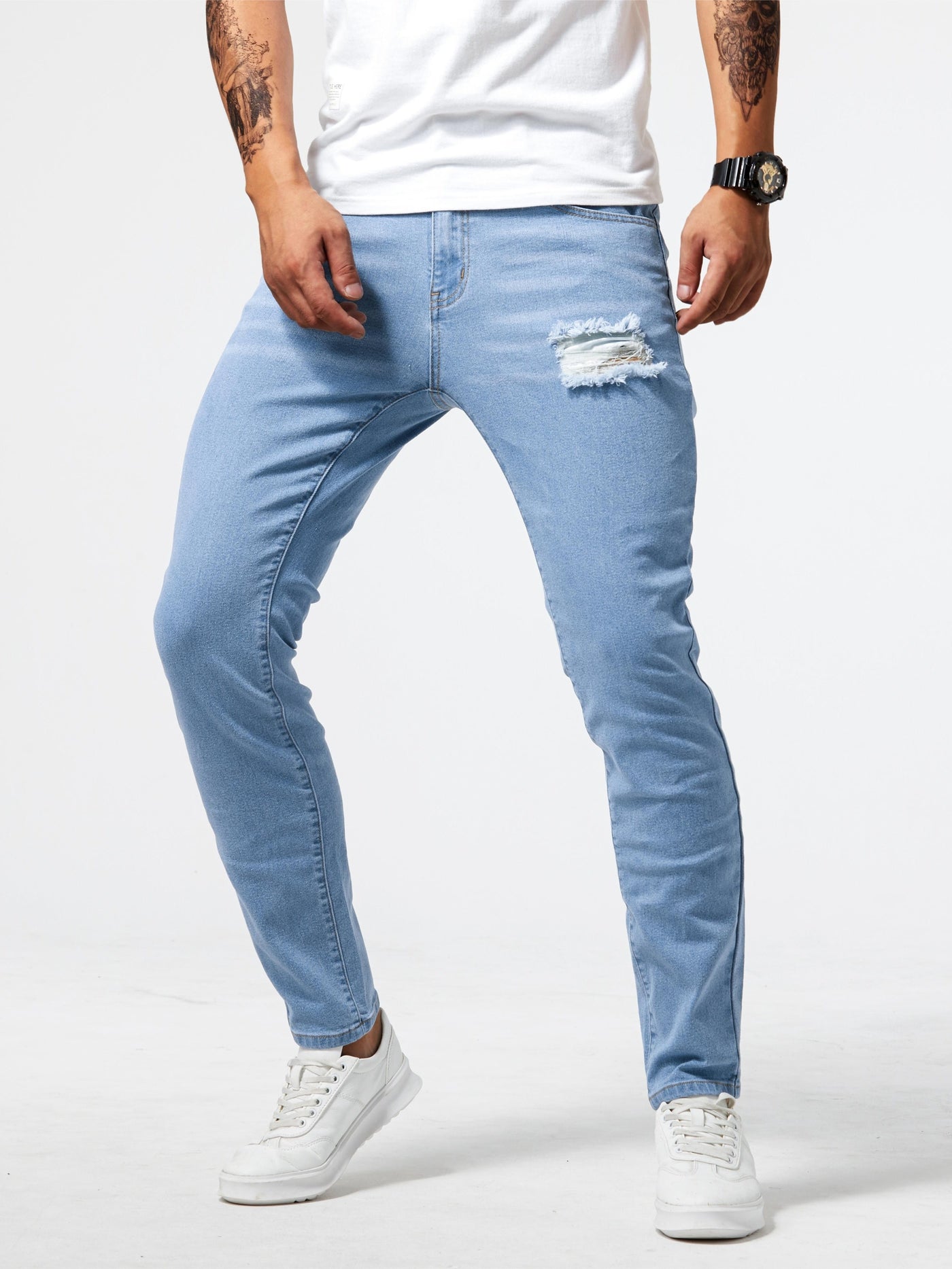 Levi - Light blue ripped jeans