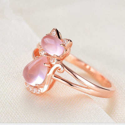 Woman Crystal Cat Ring - Liora