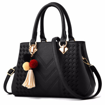 Elegant textured handbag - Mandala