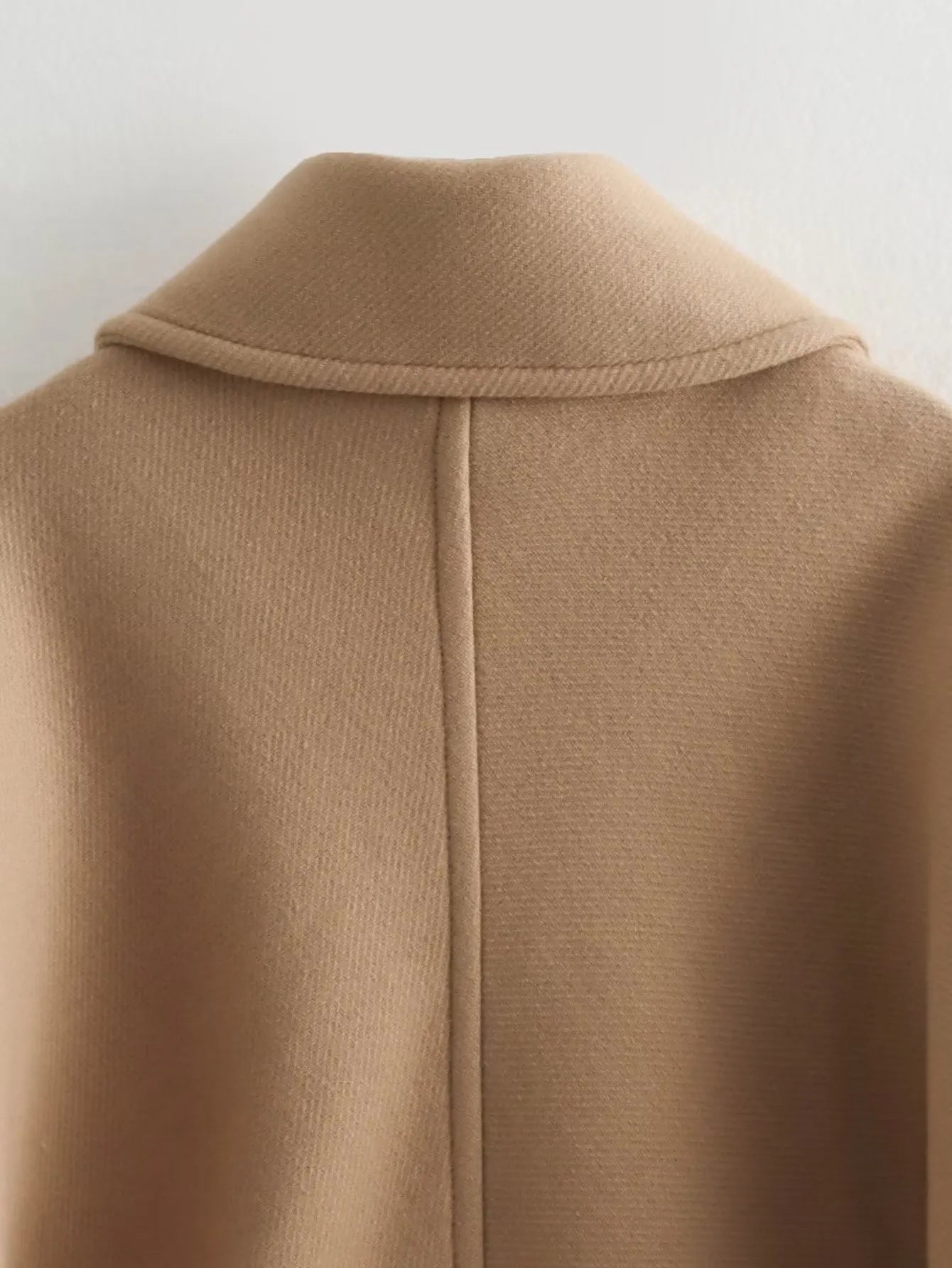 Scarlett - Vintage coat with fashionable collar