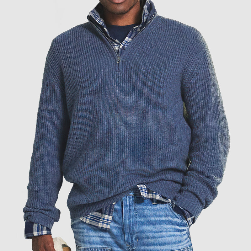 Men's cashmere jumper in a business-casual style with zip fastening