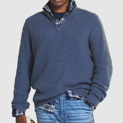 Men's cashmere jumper in a business-casual style with zip fastening
