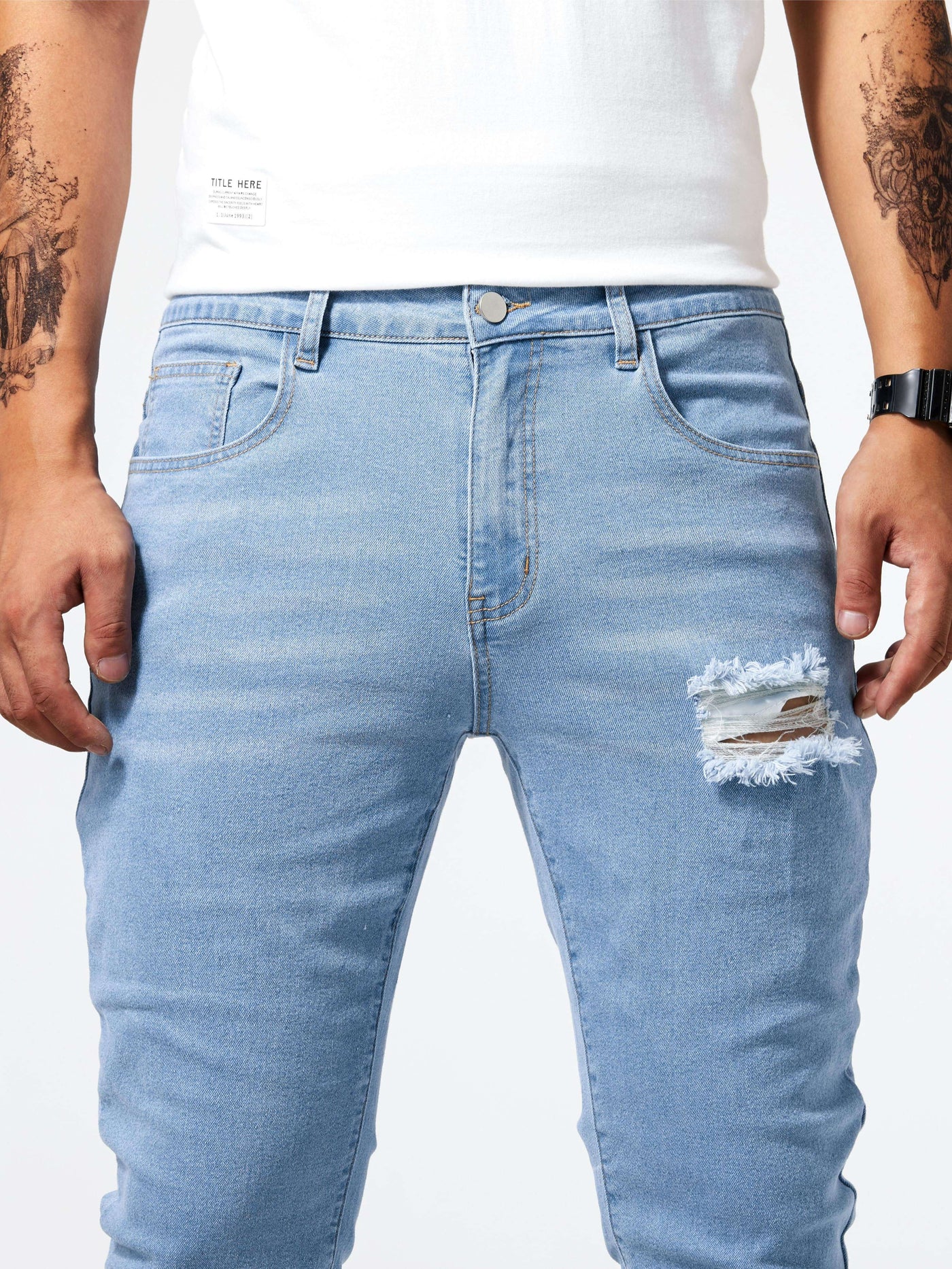 Levi - Light blue ripped jeans
