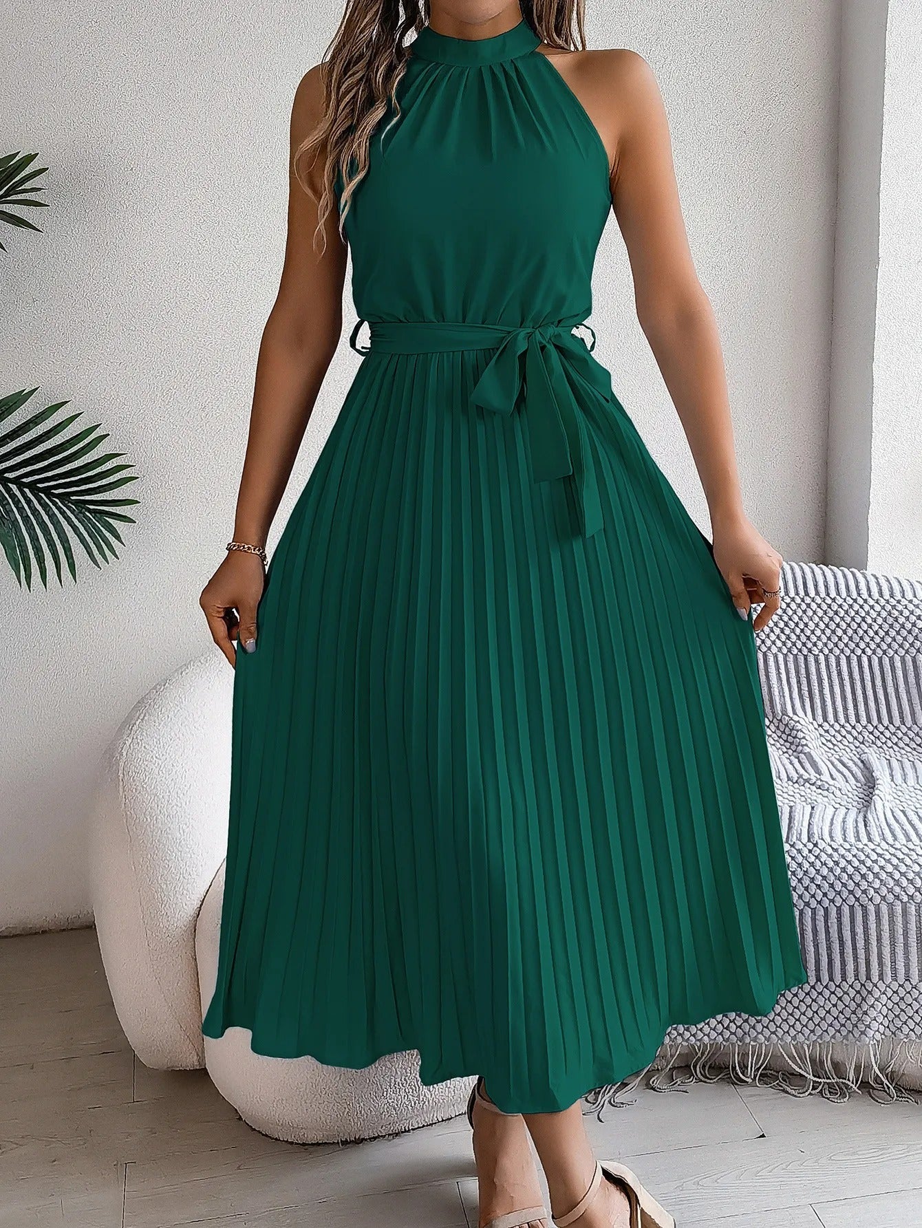 Women's sleeveless pleated midi dress with halter neckline - Camila