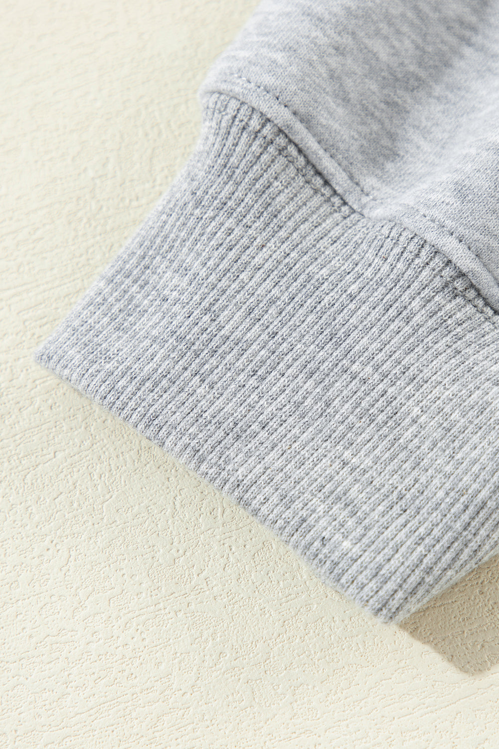 Nyna - Thick hoodie with kangaroo pocket and fleece lining