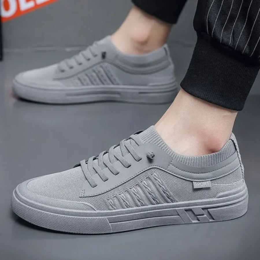 Lightweight casual sneakers for men