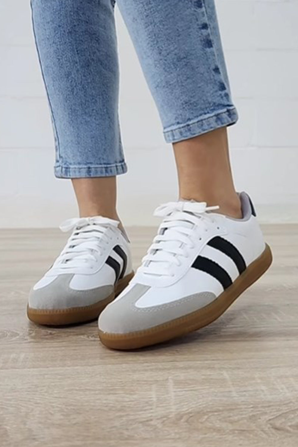 Katia - Flat striped sneakers with laces