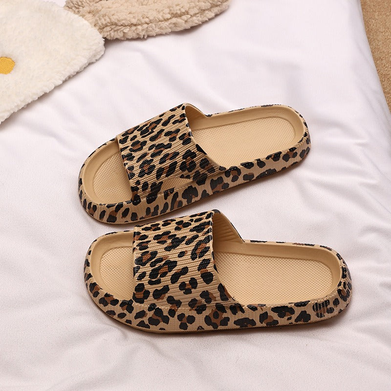 Women's slippers with leopard print - Malika