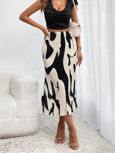 Elegant skirt with fluid pleats, perfect for a refined and feminine look suitable for any occasion