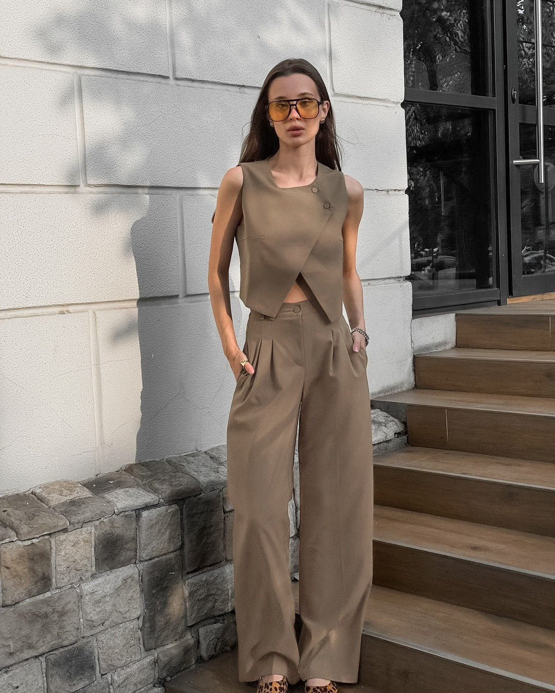 Women's sleeveless set structured top + brown fluid trousers - Siena