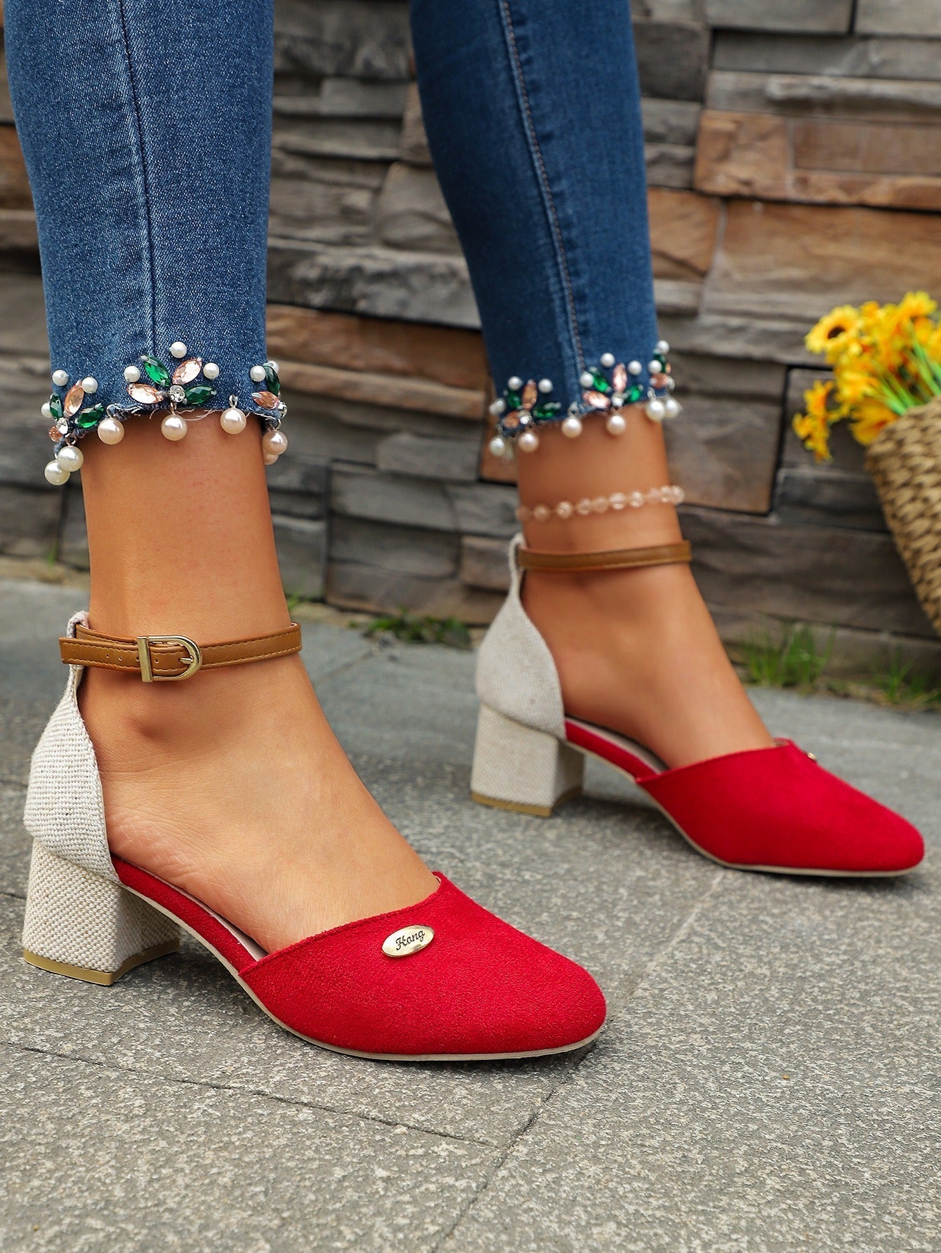 Women's suede closed toe pumps - Emilia