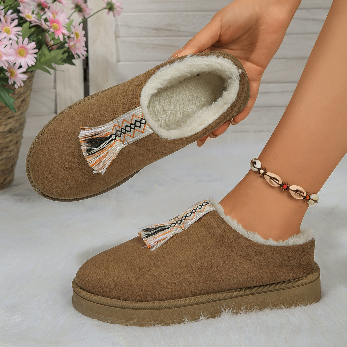 Plush suede shoes for women