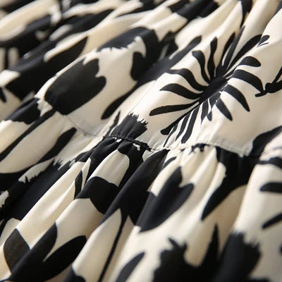 Elegantly designed printed skirt perfect for a chic and sophisticated look