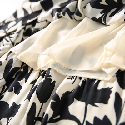 Elegantly designed printed skirt perfect for a chic and sophisticated look