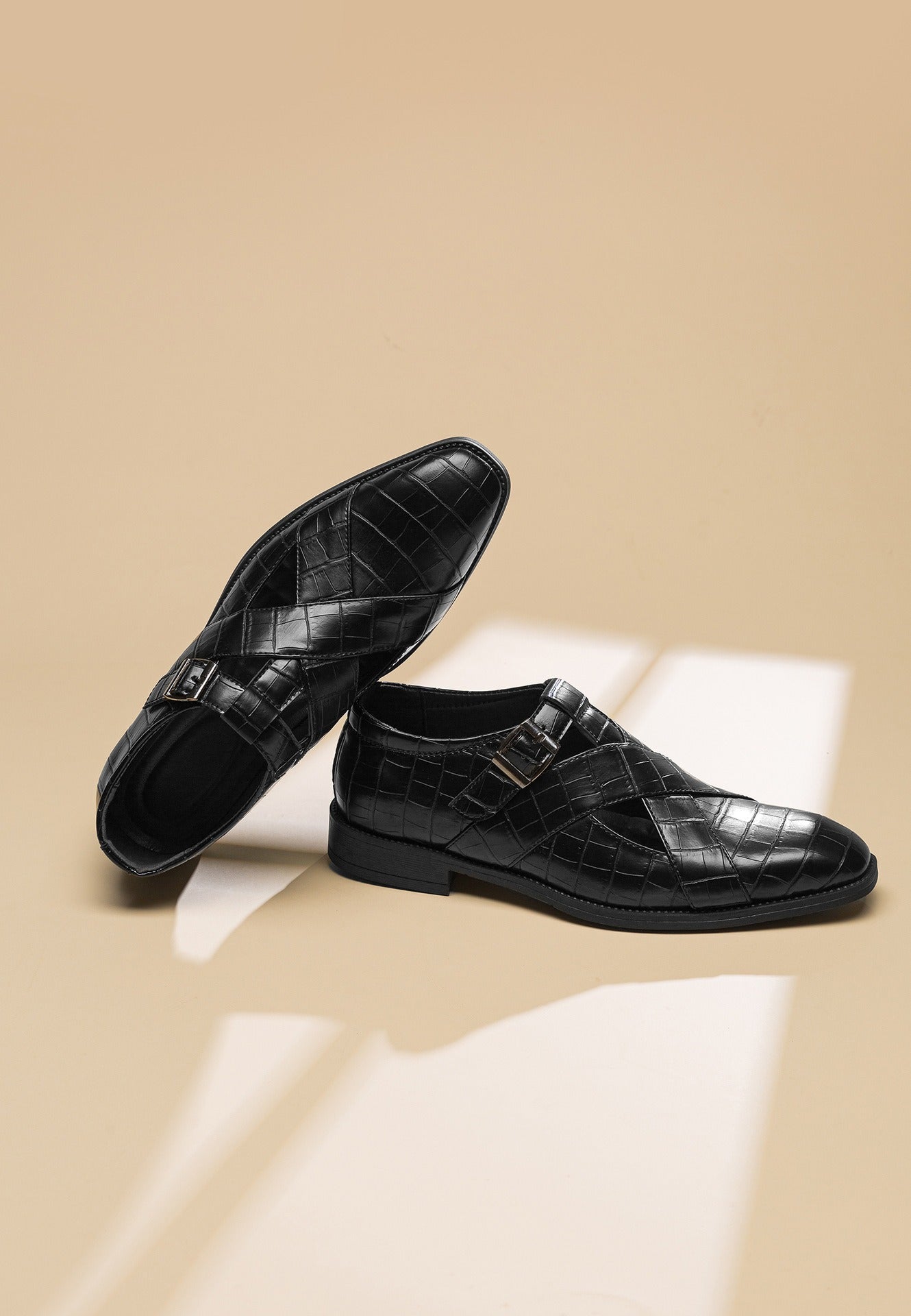 Formal men's shoes brown leather openwork design elegant - Ferrano