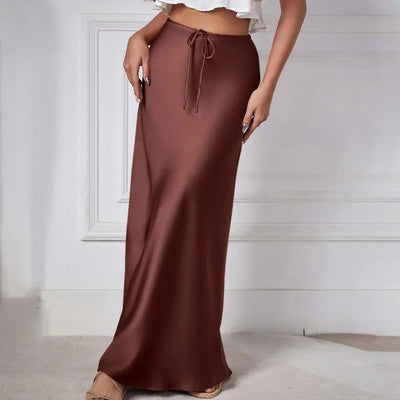 High-waisted satin skirt with ties, elegant and trendy perfect for a sophisticated and modern look