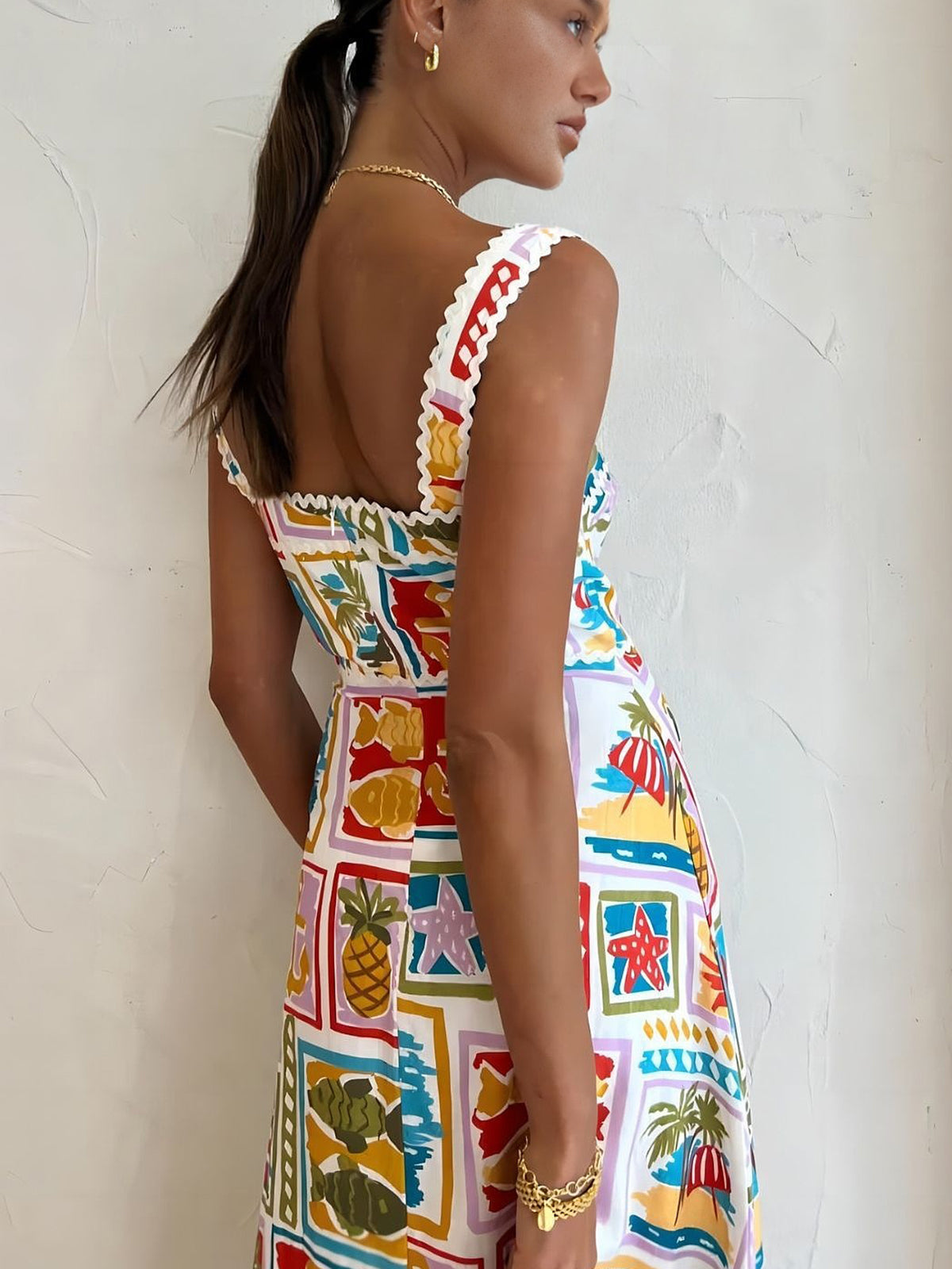 Emmanuela - Long, sleeveless dress with graffiti print