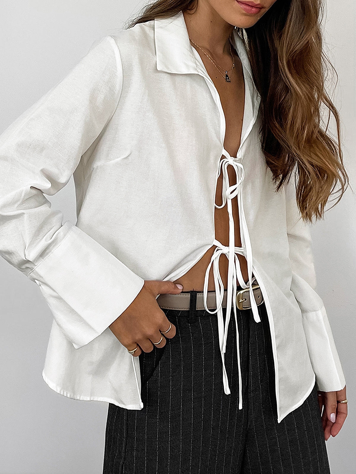 Kelly - V-neck shirt with tie on the front