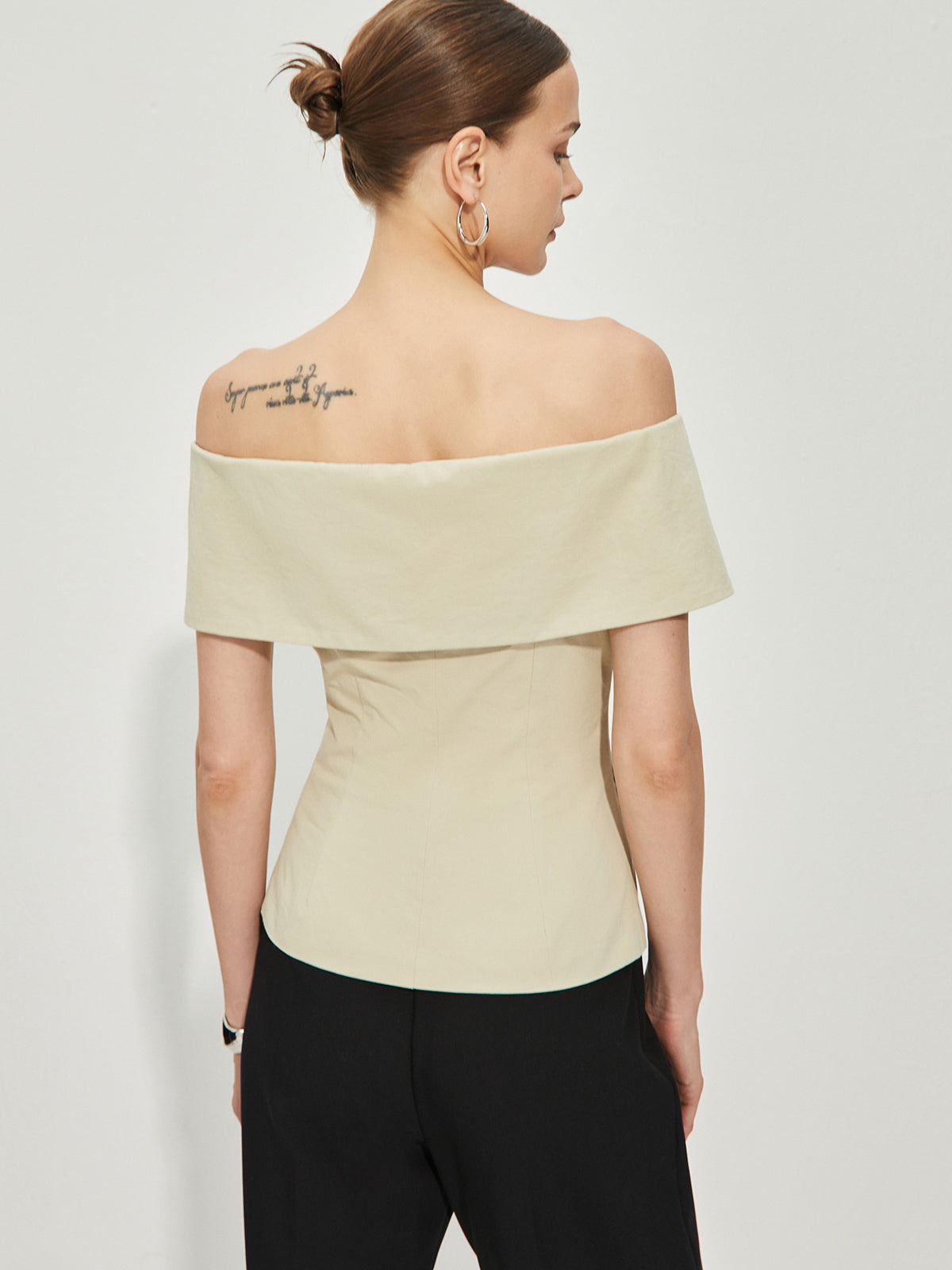 Kena - Off-shoulder blazer with patchwork pattern