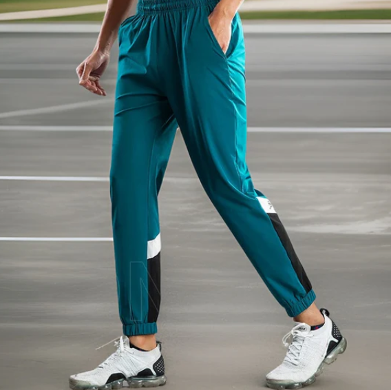 High-quality men's training trousers with a fashionable look