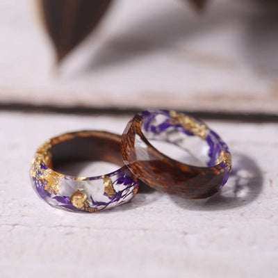 Melinda Melinar ring made of wood with flowers