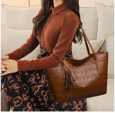 Handbag for women with skull print and large capacity