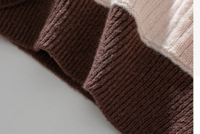 Women's Knit V-Neck Sweater - Wide Stripes - Relaxed Fit - Camryn