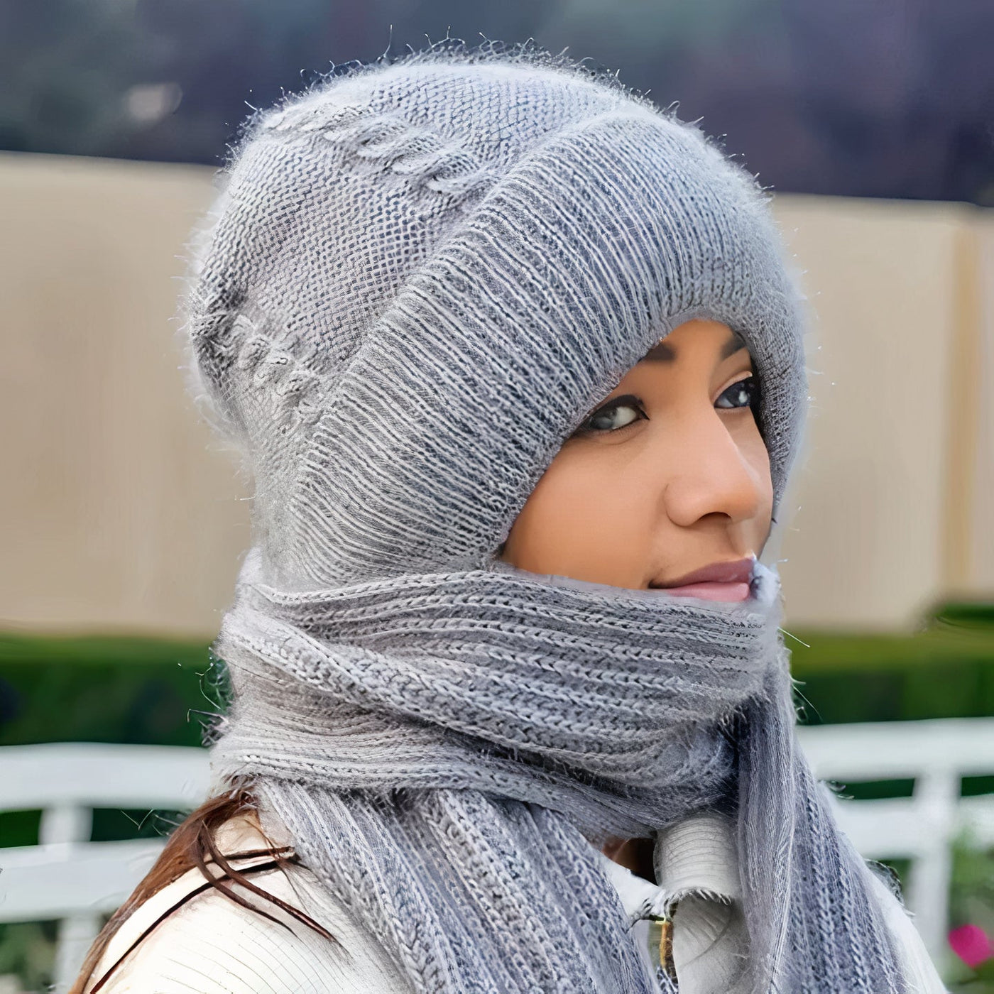 2-in-1 woollen hat + scarf