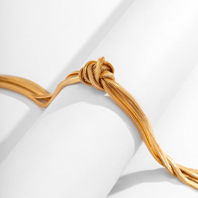 Emilia-Calou Intertwined knot necklace