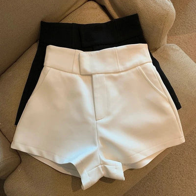 Sina - Elegant shorts with a high waist