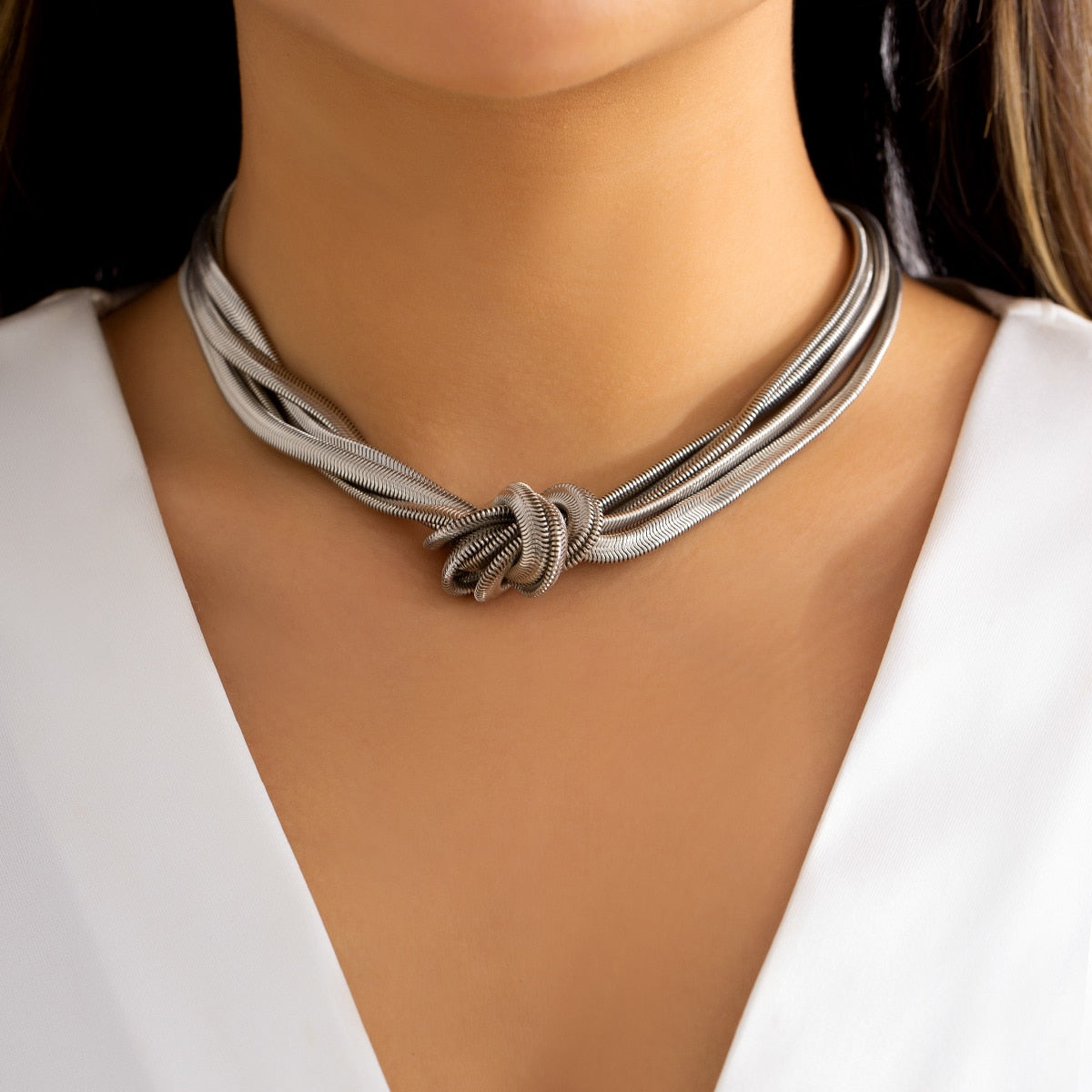 Emilia-Calou Intertwined knot necklace