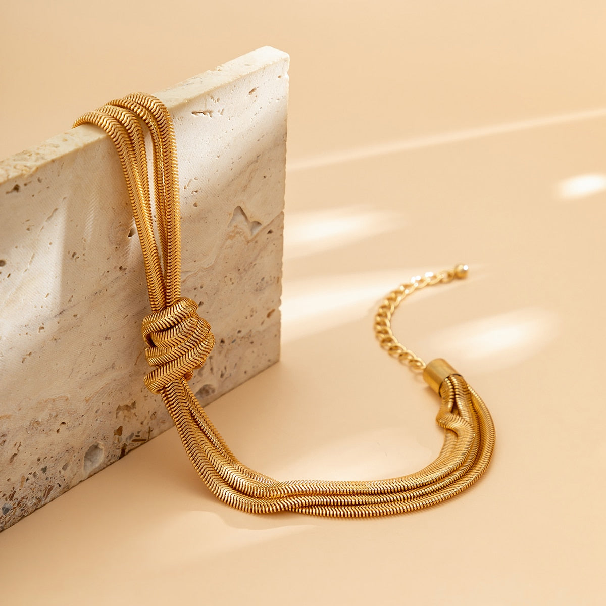 Emilia-Calou Intertwined knot necklace