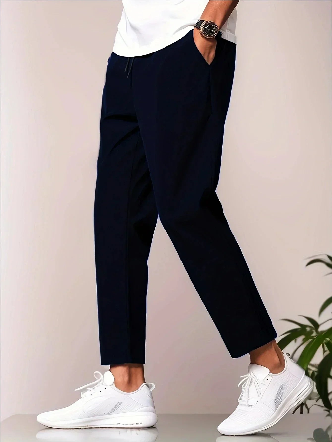Modern, casual trousers for men
