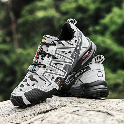 Waterproof unisex hiking boots for demanding mountain tours