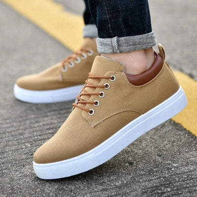 Lightweight canvas trainers for men