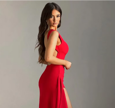 Victoria - Flattering dress with high slit