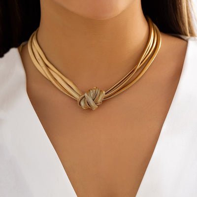 Emilia-Calou Intertwined knot necklace