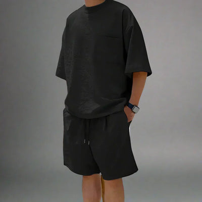 Fashionable men's leisure set in classic colours