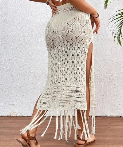 Elegant skirt with side slit ideal for special occasions and chic evenings