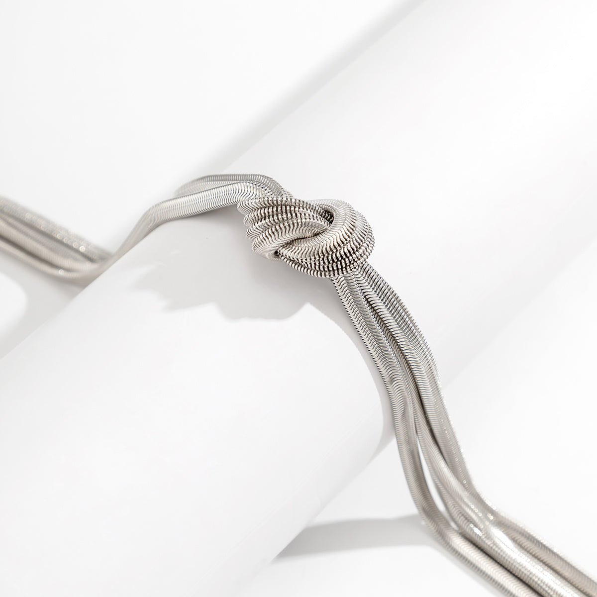 Emilia-Calou Intertwined knot necklace