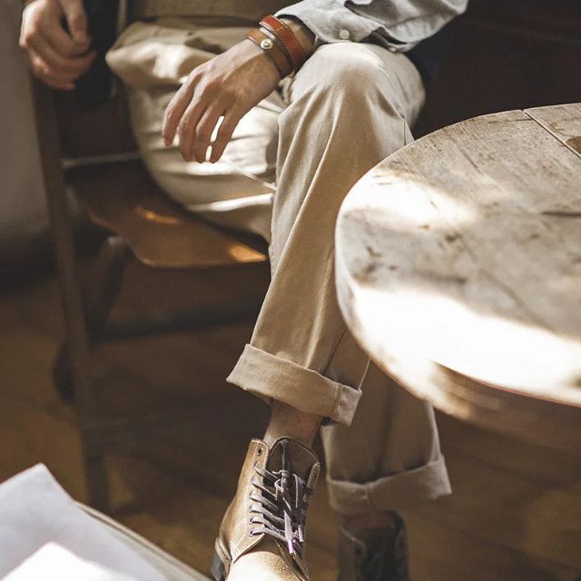 Men's trousers with pleated front