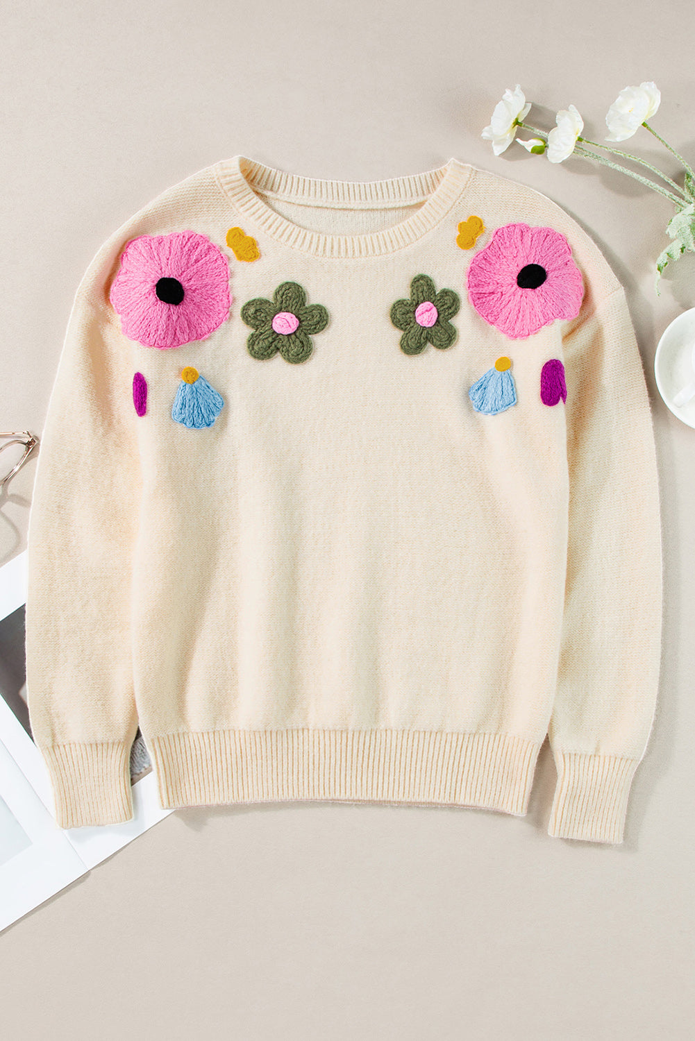Anne - Knitted jumper with floral pattern and ribbed edges