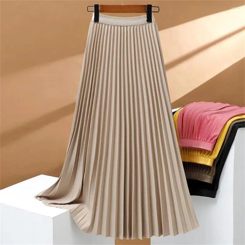 Stretch pleated long skirt with high waist, elegant and comfortable perfect for a sophisticated and feminine look