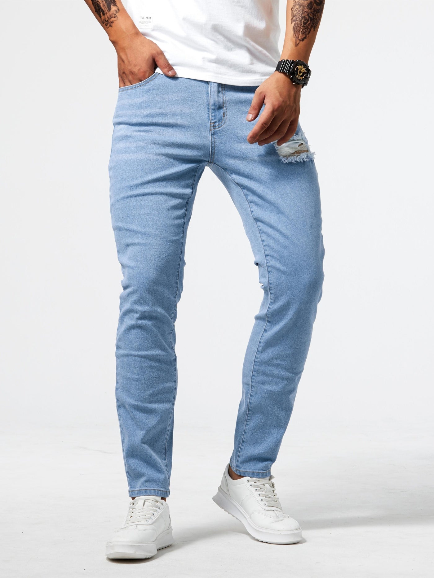Levi - Light blue ripped jeans