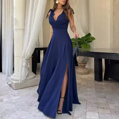 Women's long sleeveless dress with slit and V-neckline - Elara